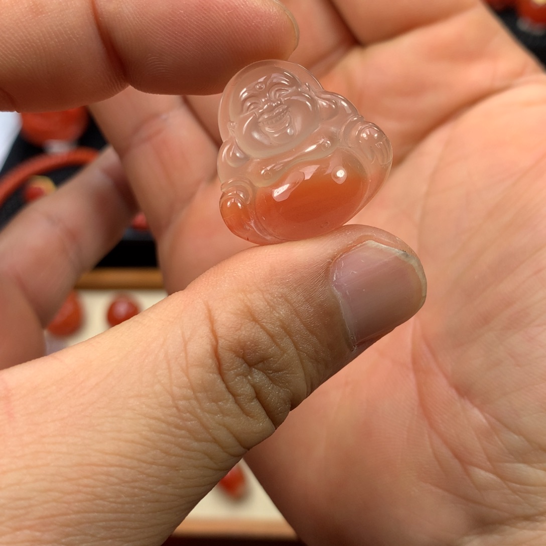 南红玛瑙吊坠未镶嵌