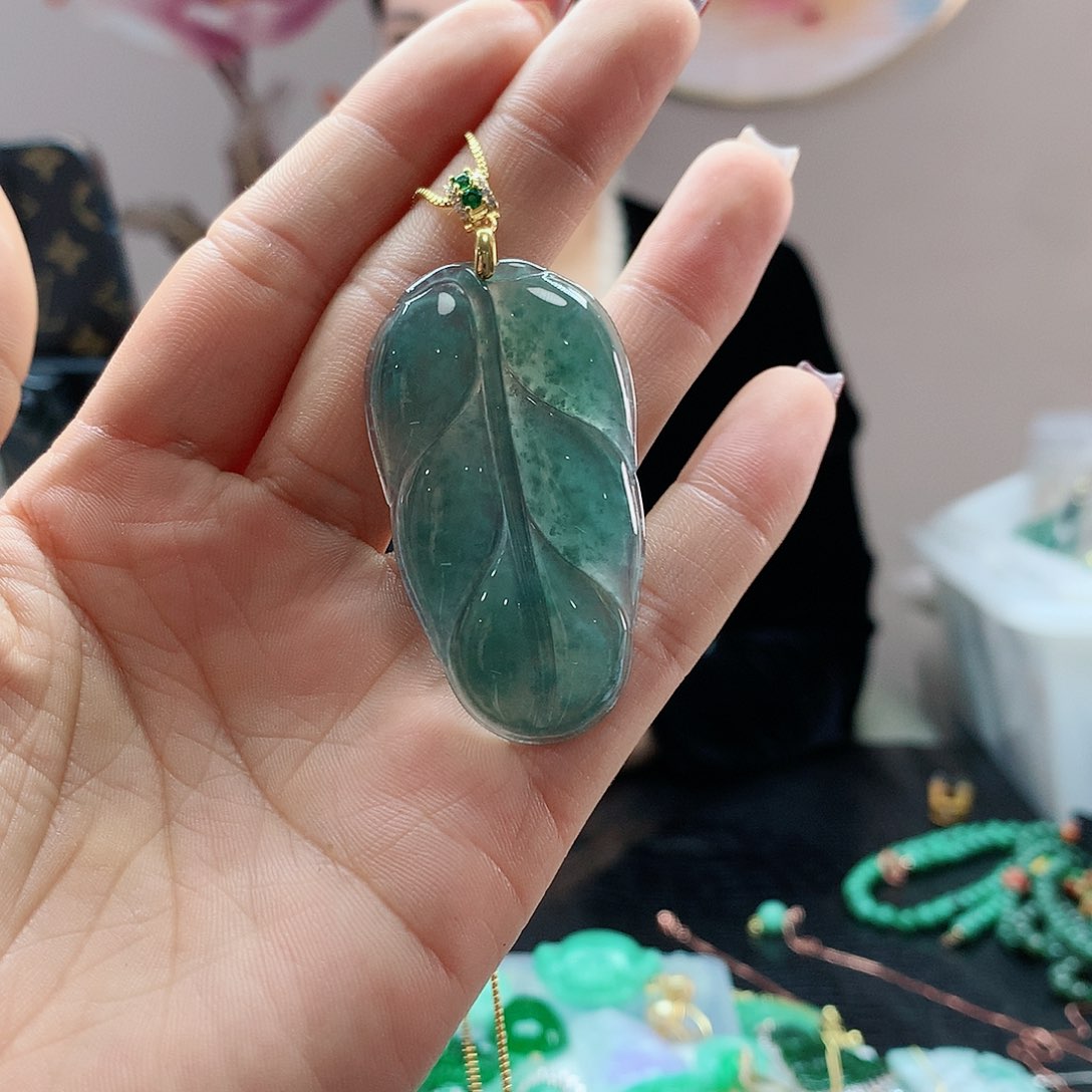 【闪购商品】翡翠吊坠(赠链)合金