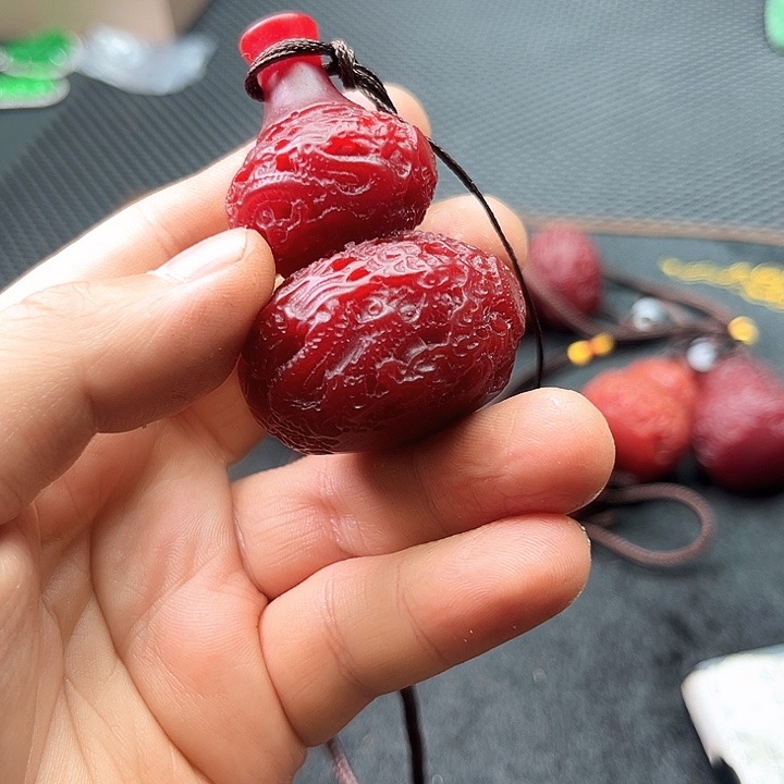 翡翠颈饰未镶嵌啊啊