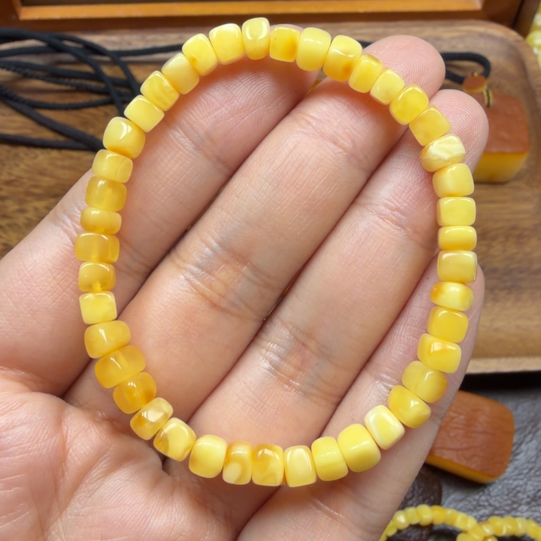 琥珀未镶嵌吊坠(赠链)