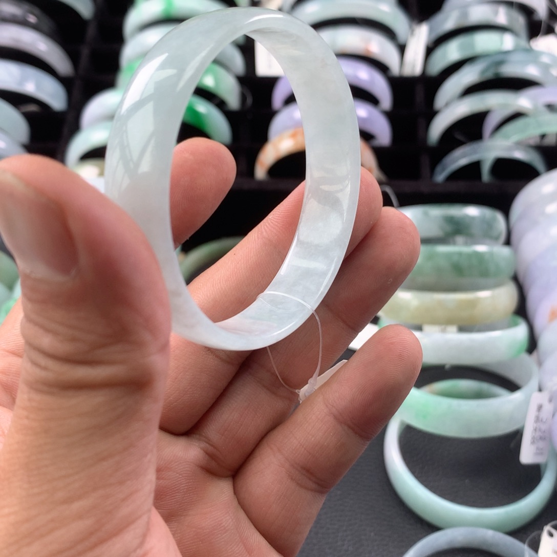 翡翠手镯未镶嵌公主