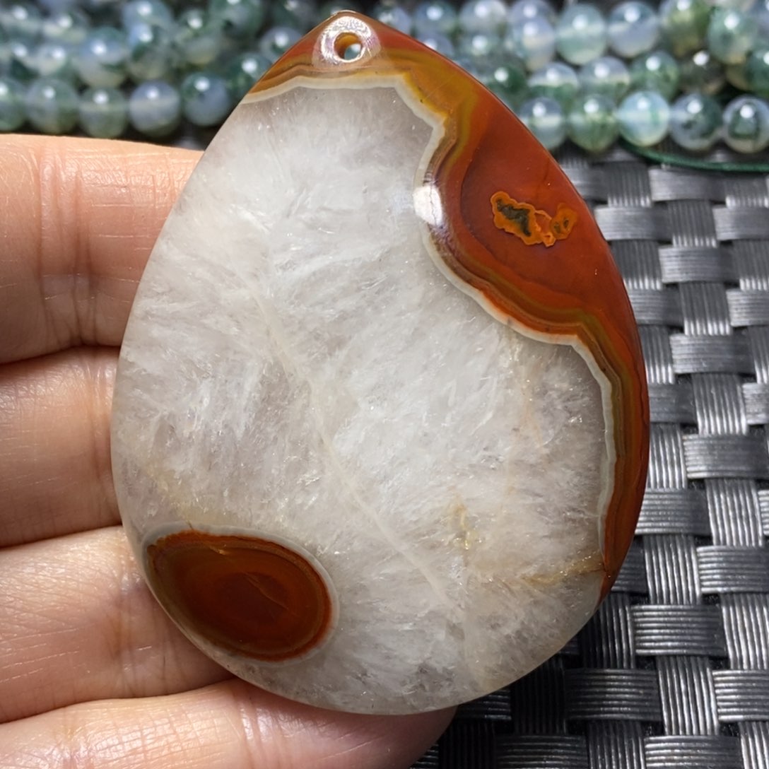 玛瑙/玉髓颈饰未镶嵌山**间