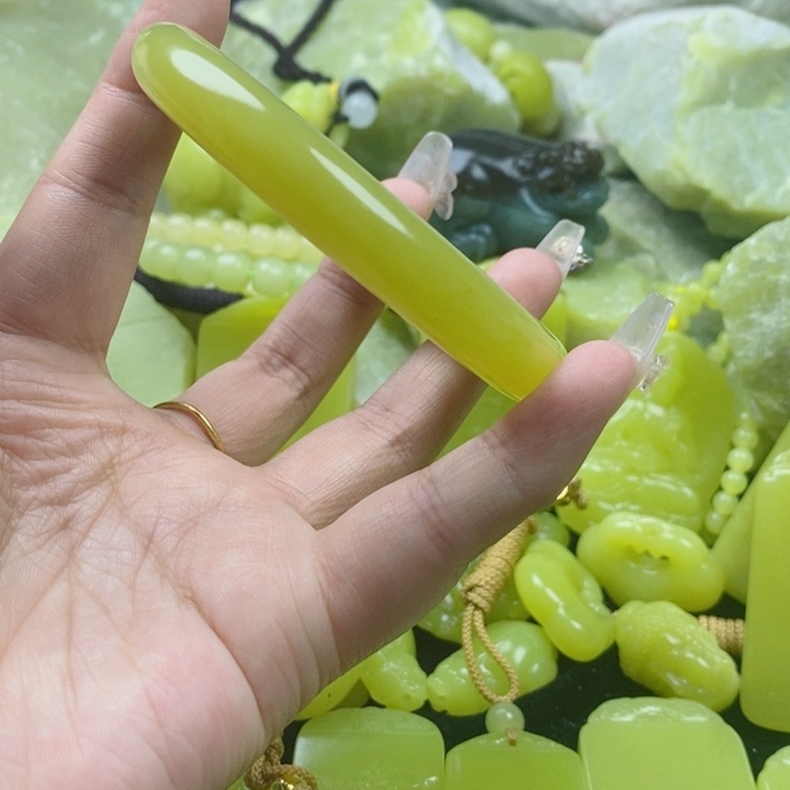 上***水石材新疆若羌手镯61