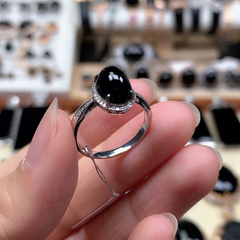 【闪购商品】翡翠戒指18K金镶嵌墨翠