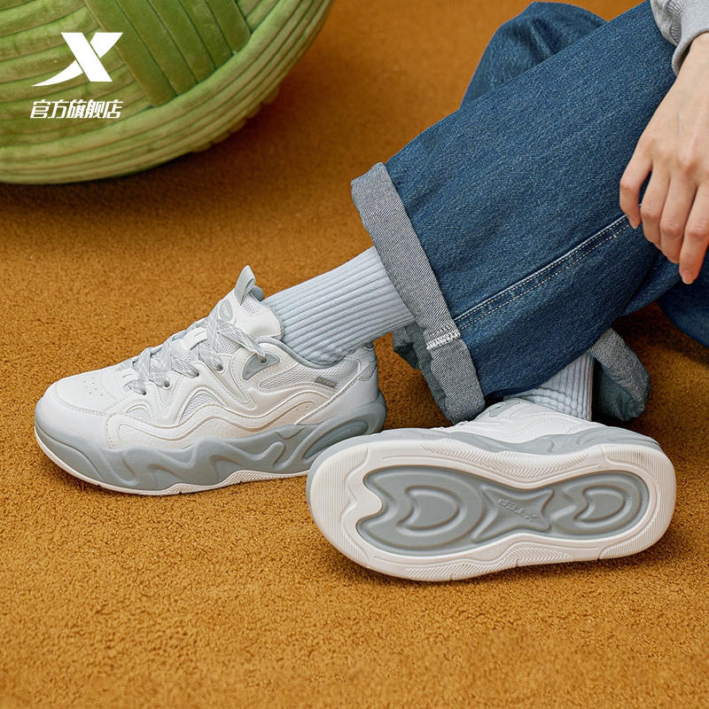 特步萌仔鞋丨板鞋女鞋时尚厚底休闲鞋冬季新款轻便百搭女子运动鞋