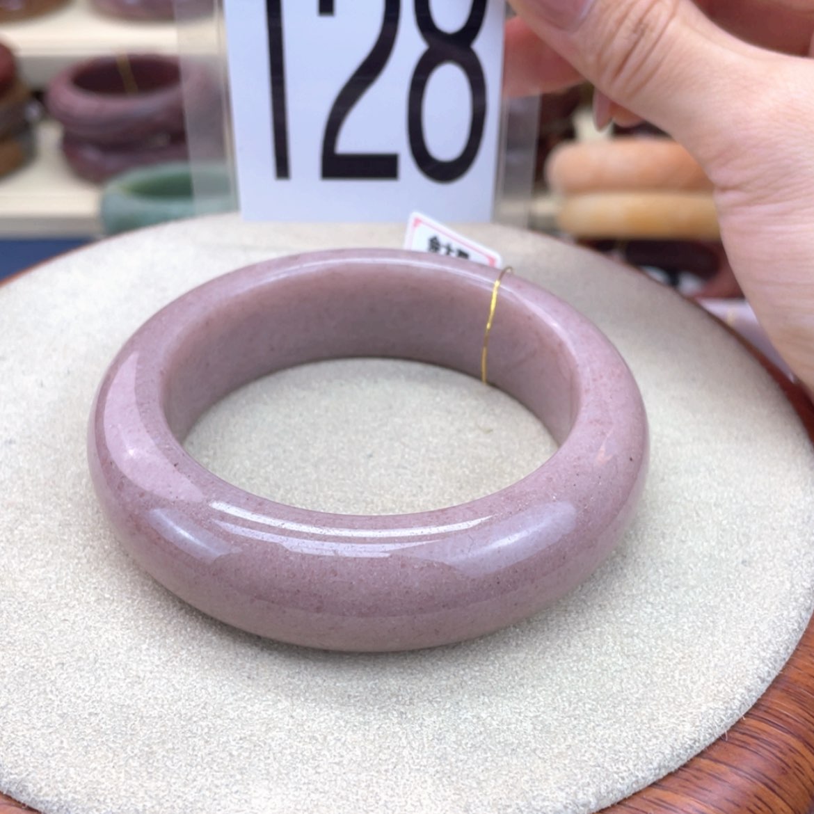 【闪购商品】石英质玉手镯未镶嵌