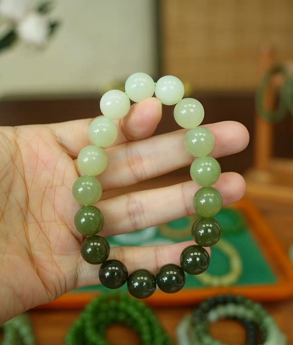 和田玉渐变卡12mm手串