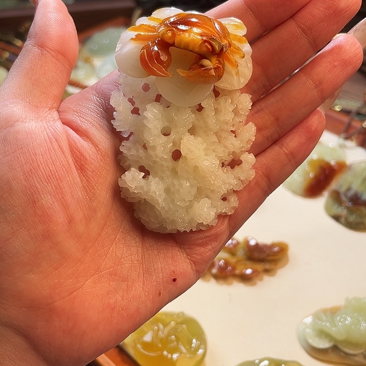 未镶嵌蛇纹石玉颈饰琬*