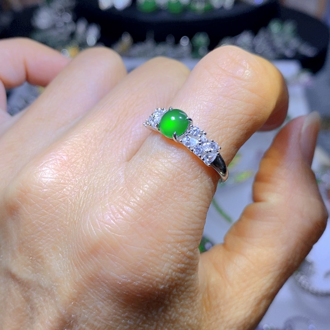 翡翠颈饰银S925镶嵌天然翡翠