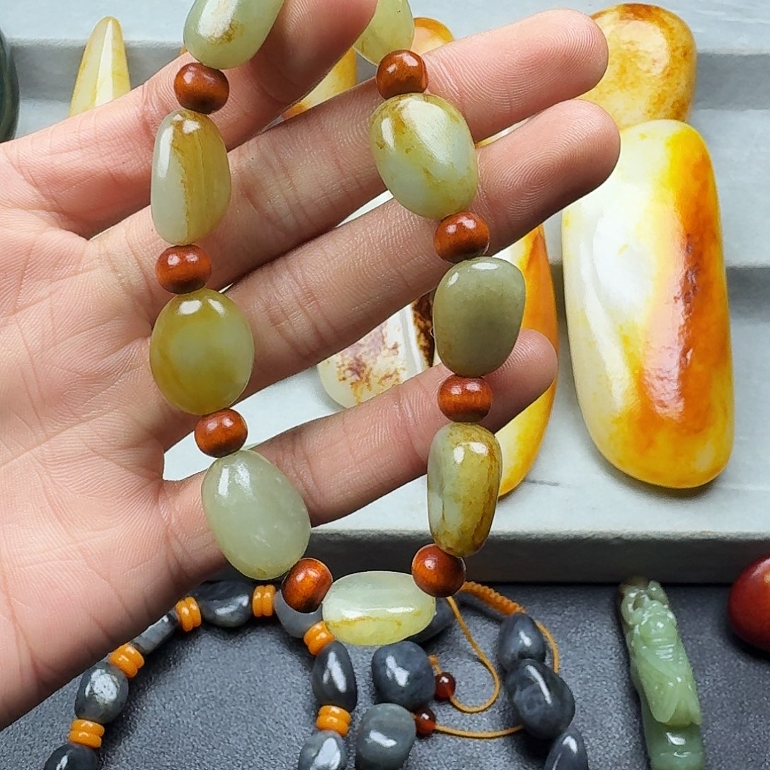 和田玉未镶嵌颈饰