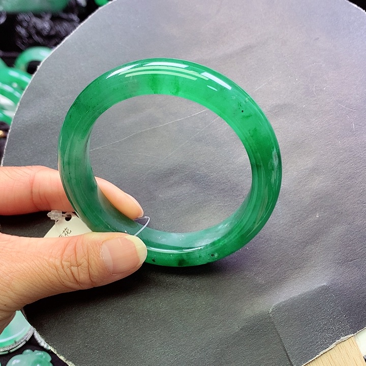 未镶嵌手镯石英质玉