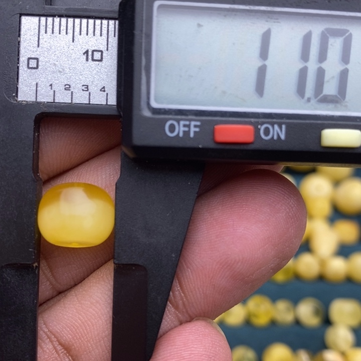 琥珀未镶嵌裸石29号11*8.8