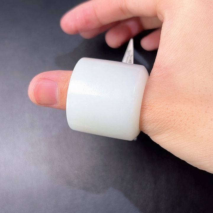 和田玉挂件未镶嵌我***人