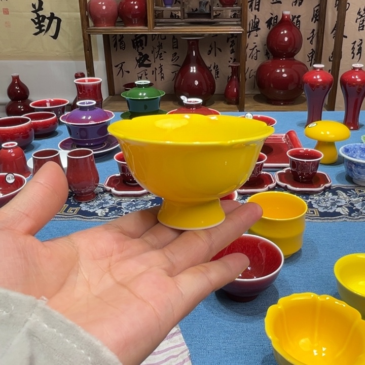 不***风景德镇陶瓷浅行窑帝王黄小足花口杯