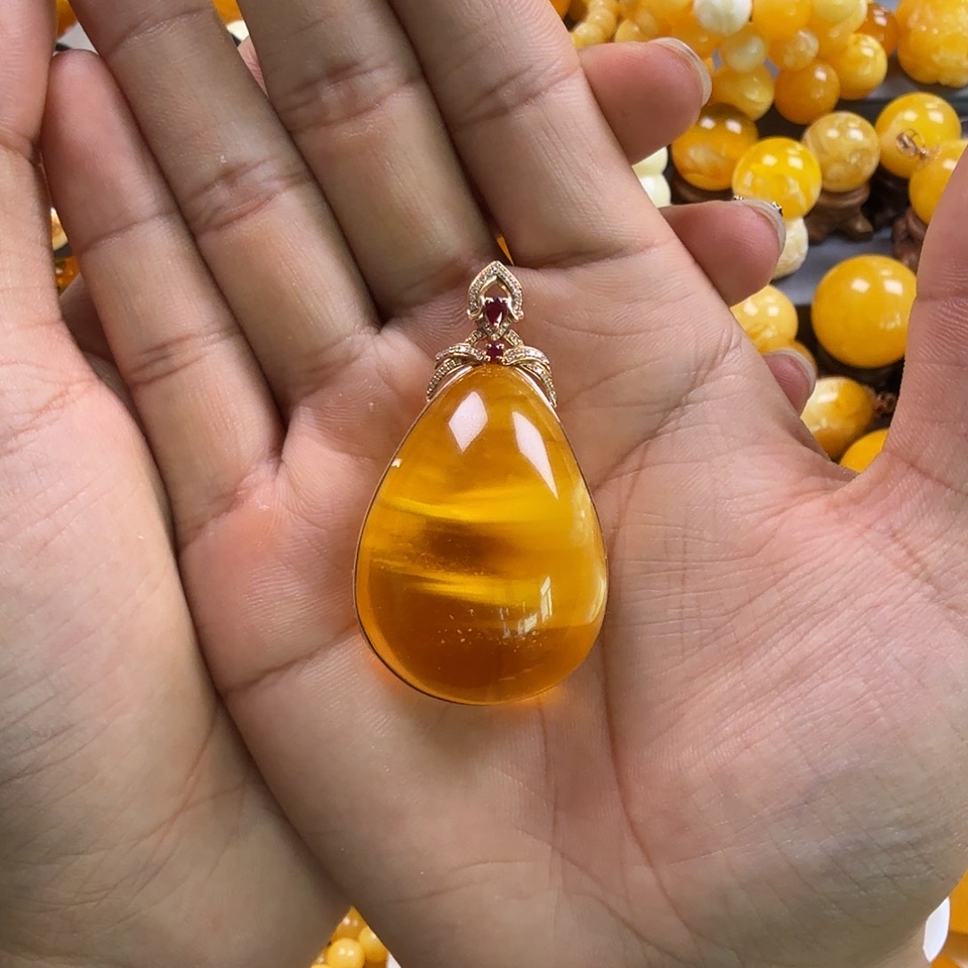 琥珀珠宝奇石18K金镶嵌水滴