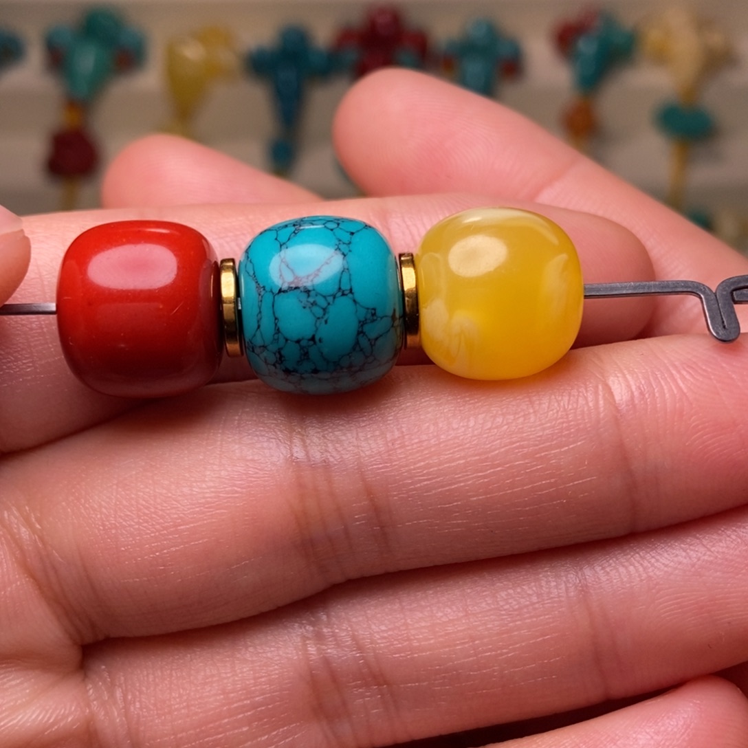 张***伟非金属卡14的红路灯一组带金属隔片4颗