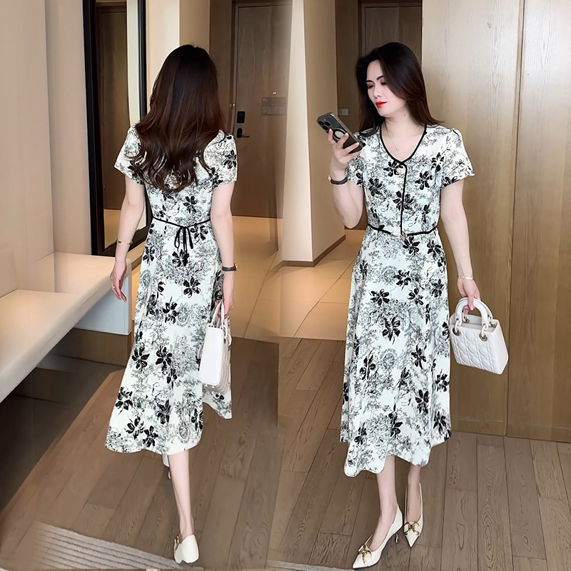 显瘦印花连衣裙女2025夏季新款时尚中长款气质修身妈妈装减龄裙子