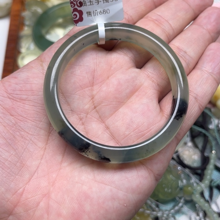 未镶嵌蛇纹石玉手镯
