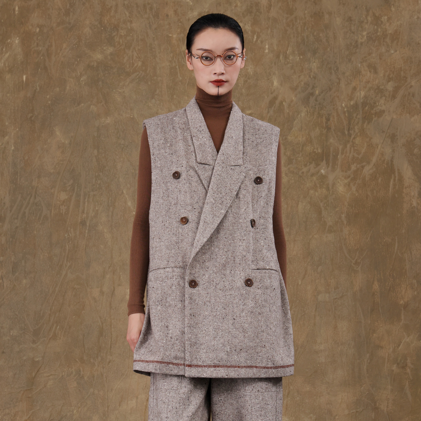 界内界外保暖女士老钱风西装休闲双排扣羊毛呢马夹外套J53D3053