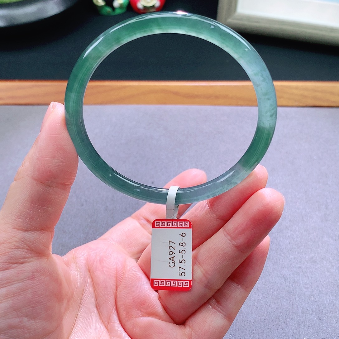 翡翠手镯未镶嵌天然翡翠手镯