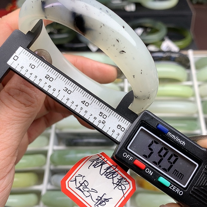 蛇纹石玉手镯未镶嵌661