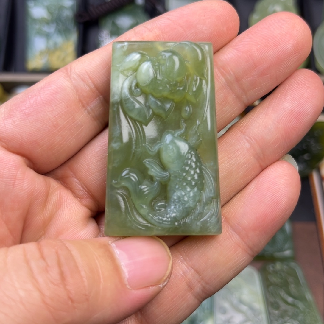 蛇纹石玉未镶嵌吊坠(赠链)