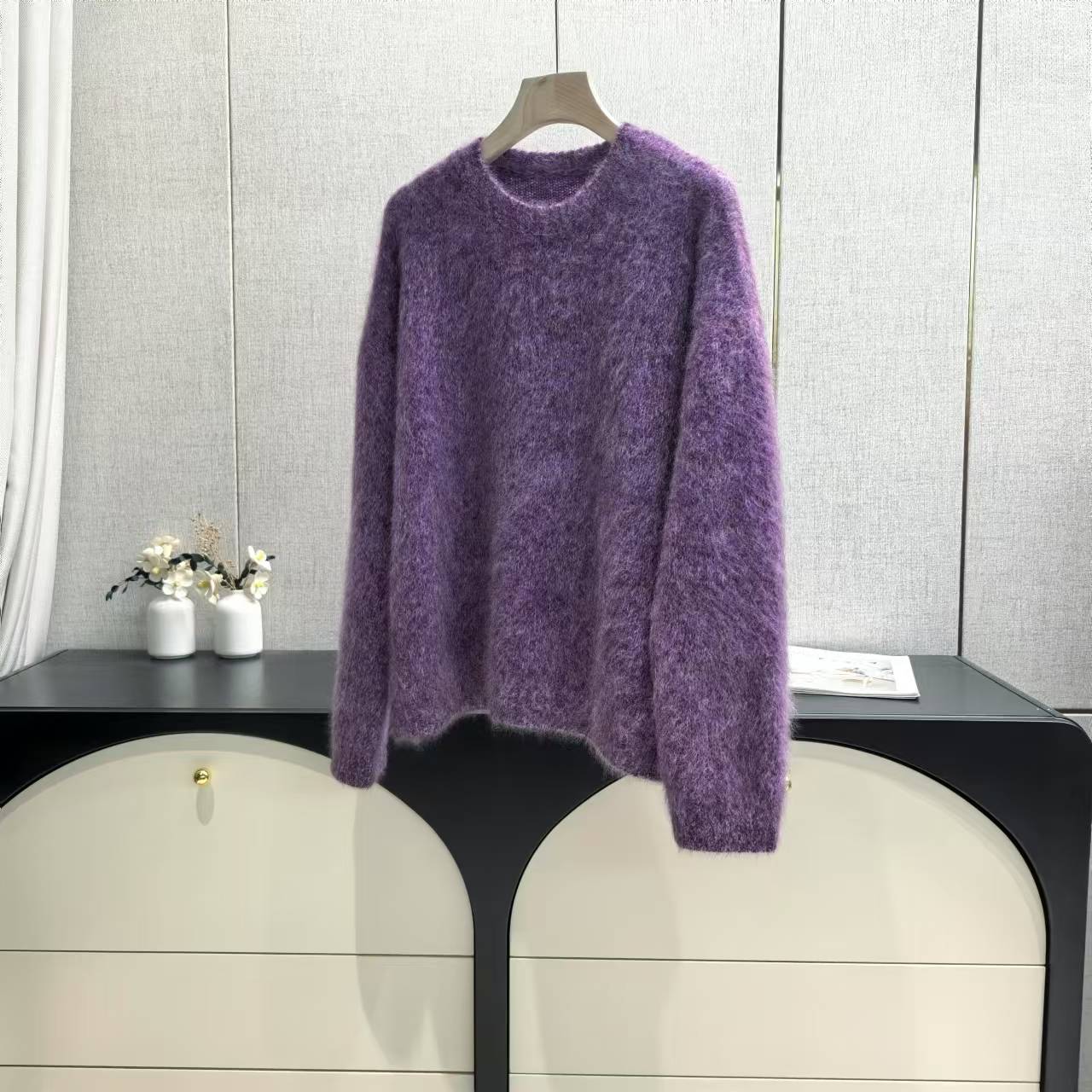 84421贝纱线花纱紫红拉绒工艺山羊绒套头衫