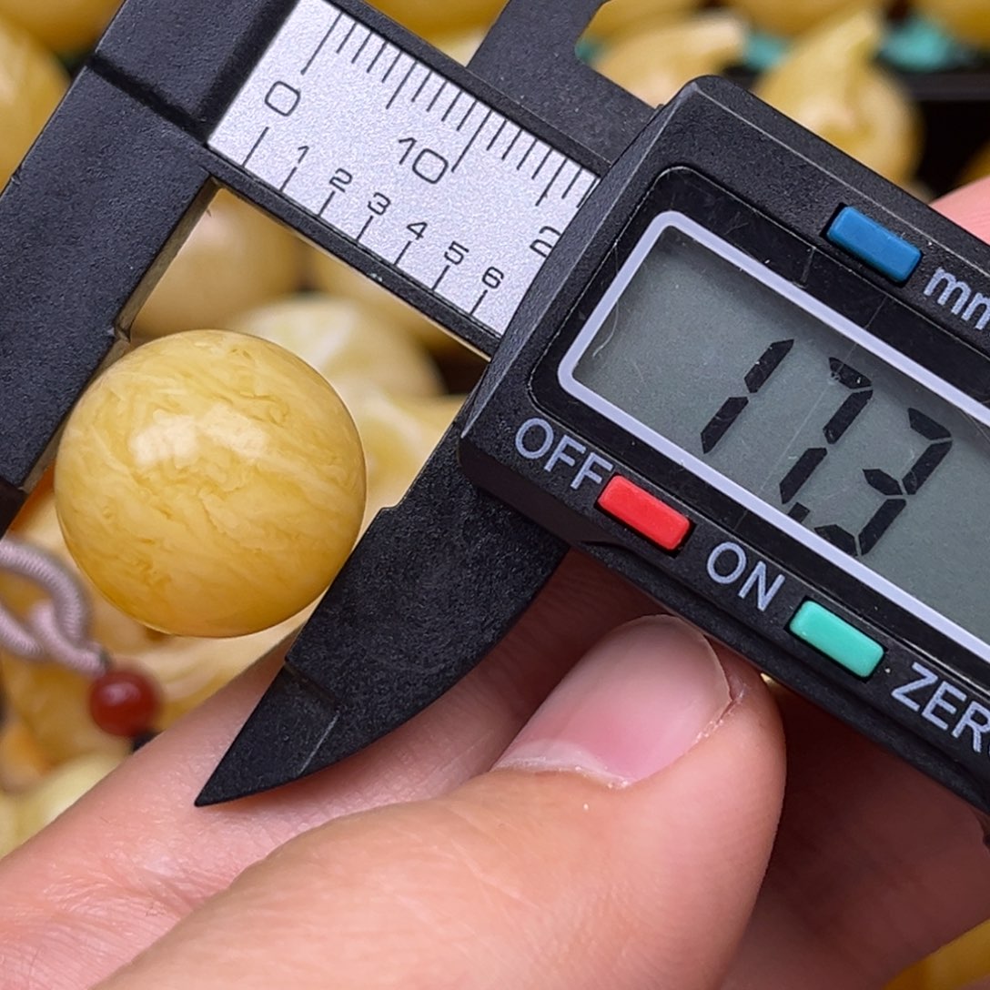 琥珀裸石未镶嵌阿*