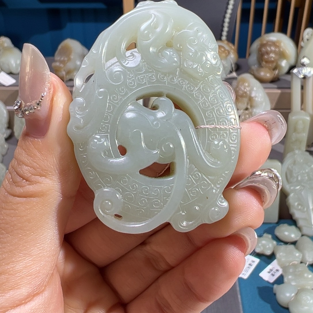 和田玉（糖玉）未镶嵌颈饰