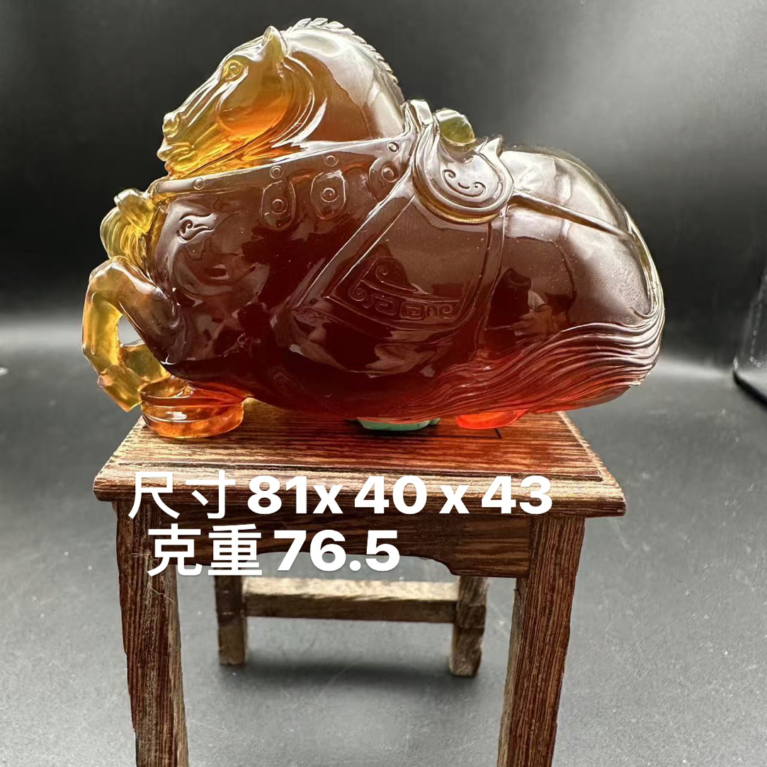 缅甸天然琥珀棕红紫罗兰大师工雕刻唐马摆件