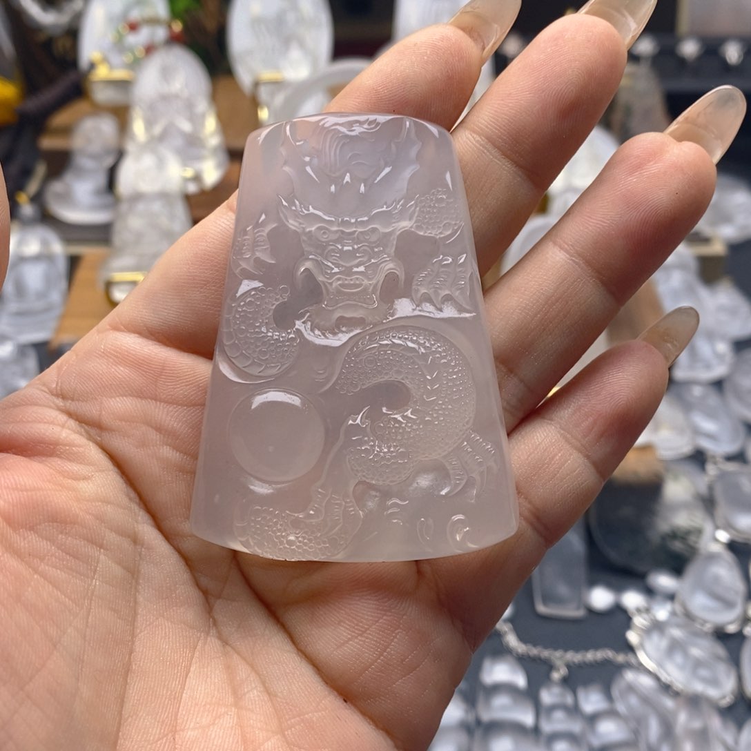 石英质玉颈饰未镶嵌奋*者