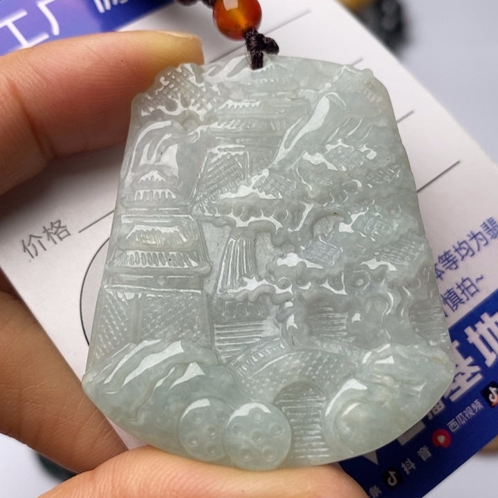 翡翠颈饰未镶嵌翡翠