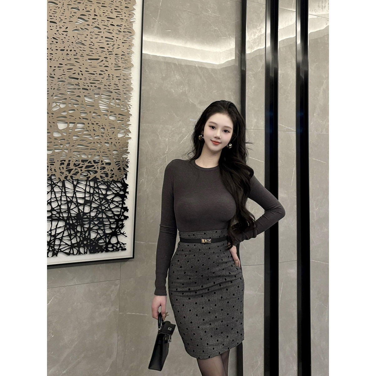 【轻熟欧尼】欧美纯欲圆领显瘦长袖打底衫高腰修身设计感波点包臀裙