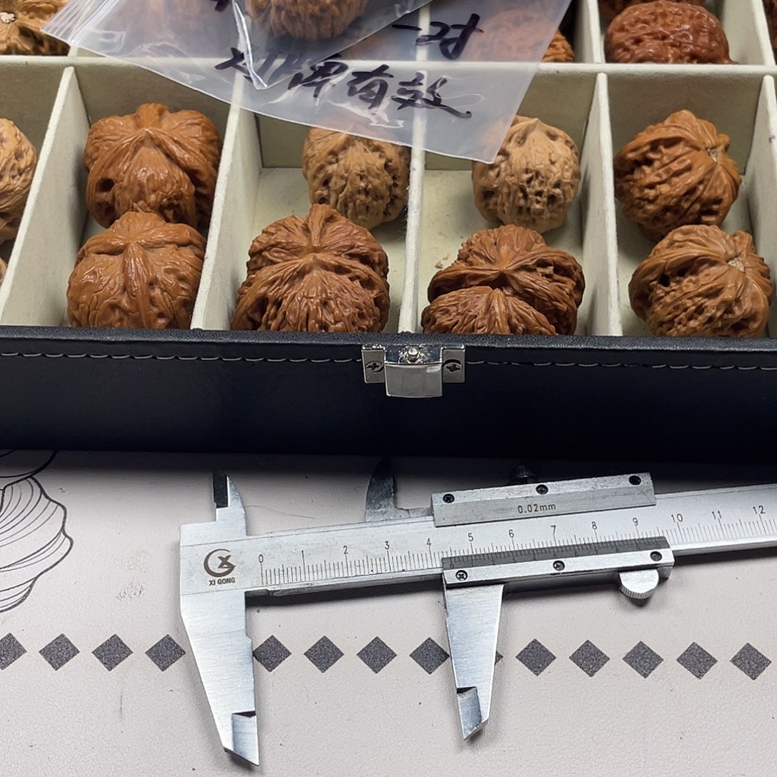 阿***东吊坠文玩核桃我们一起看电视的时间