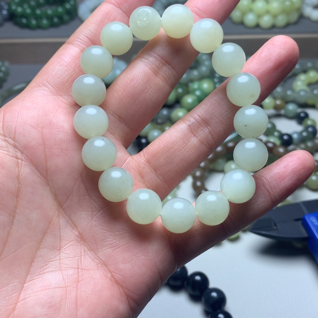 和田玉未镶嵌手链