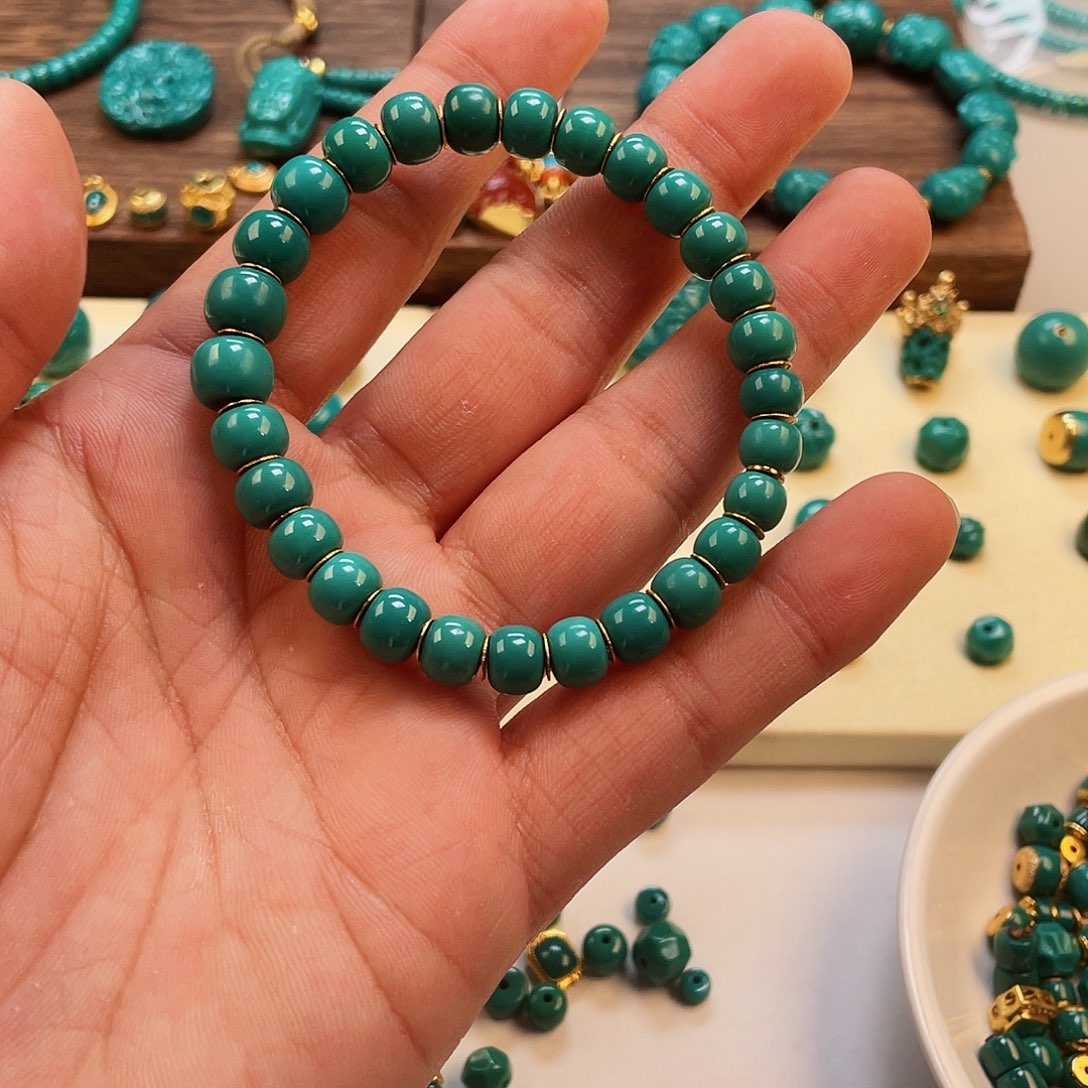 绿松石颈饰未镶嵌