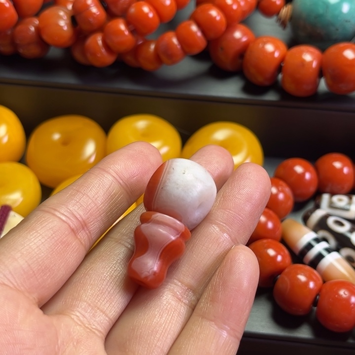 颈饰琉璃茂*琉璃……………