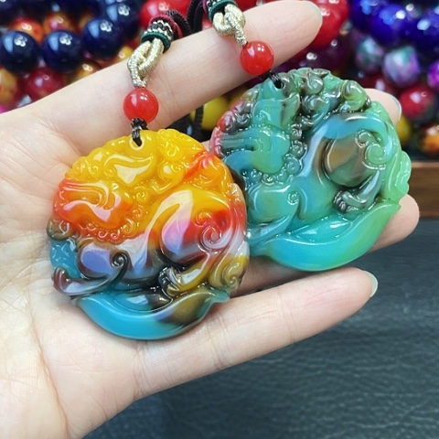 玛瑙未镶嵌手饰雪山重楼吊坠