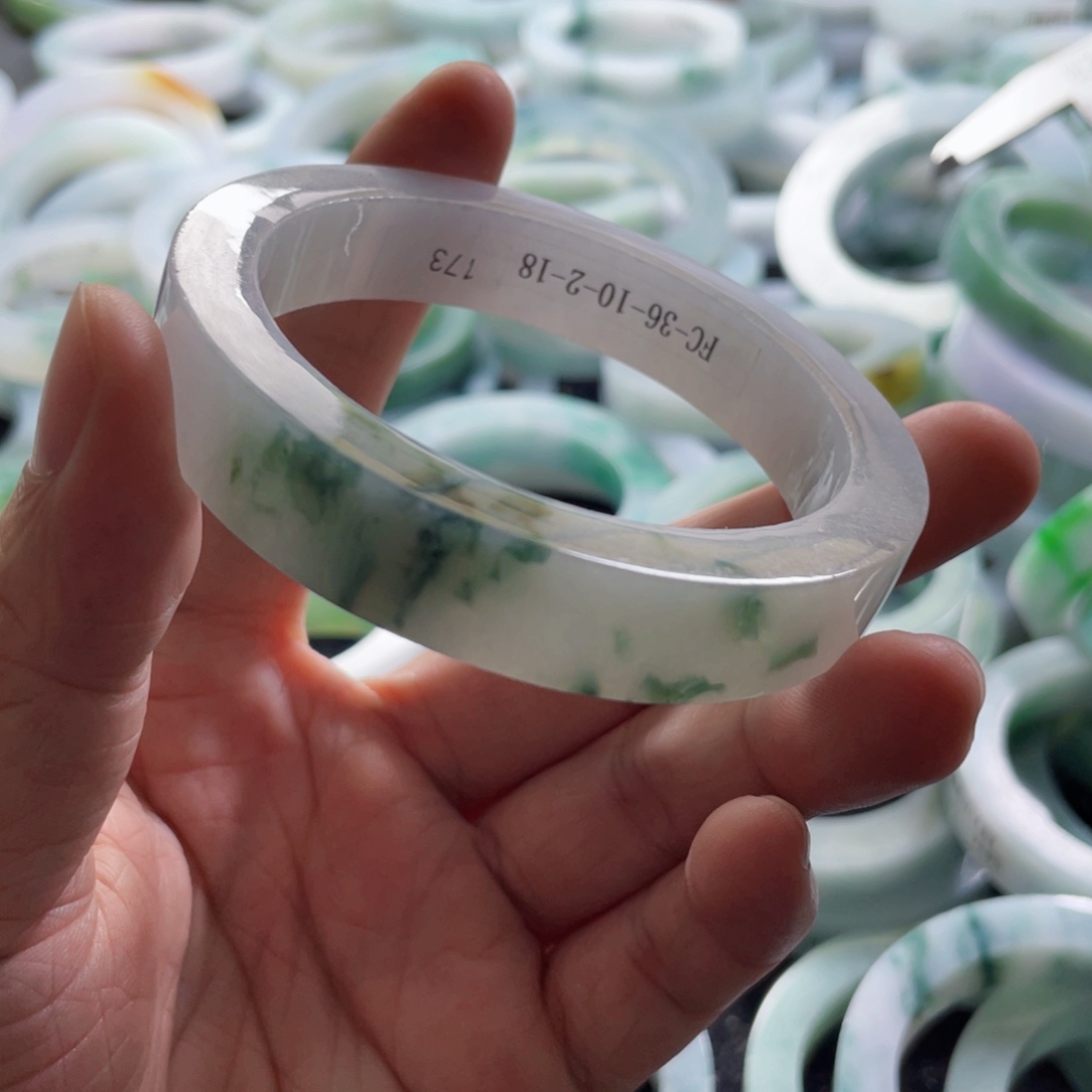 刘***红定制翡翠未镶嵌A货