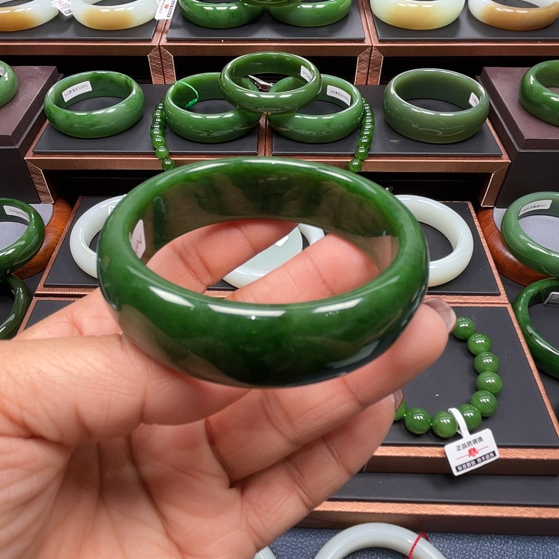 和田玉未镶嵌手镯5657