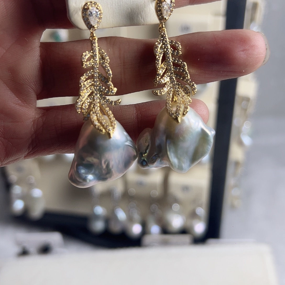 浅***青未镶嵌耳饰淡水珍珠