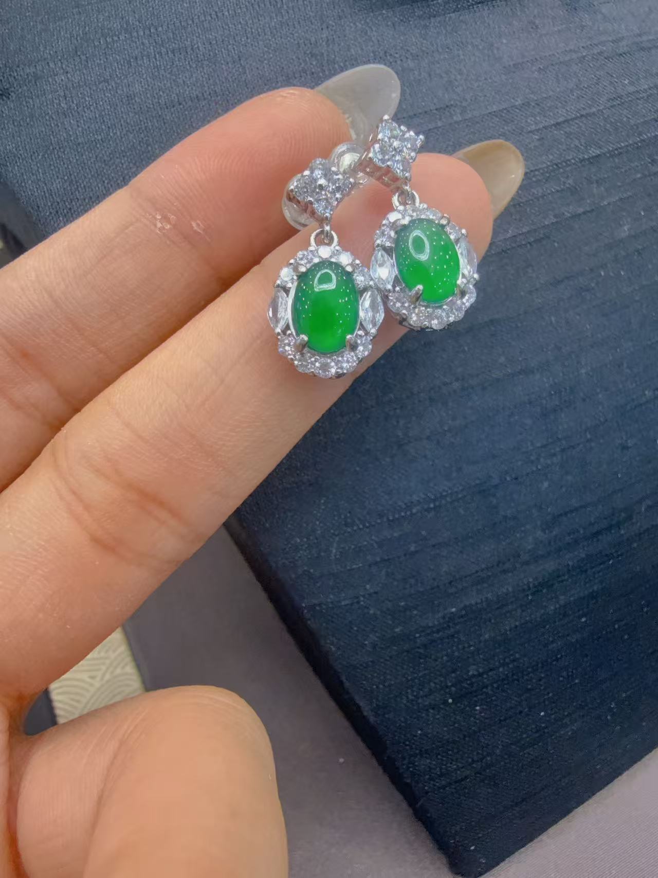 店长力推！爆款翡翠满绿蛋面耳饰（多样性团购发一件）