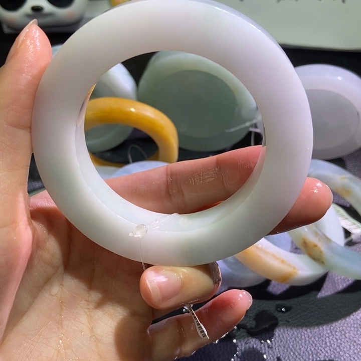 未镶嵌手镯定制翡翠