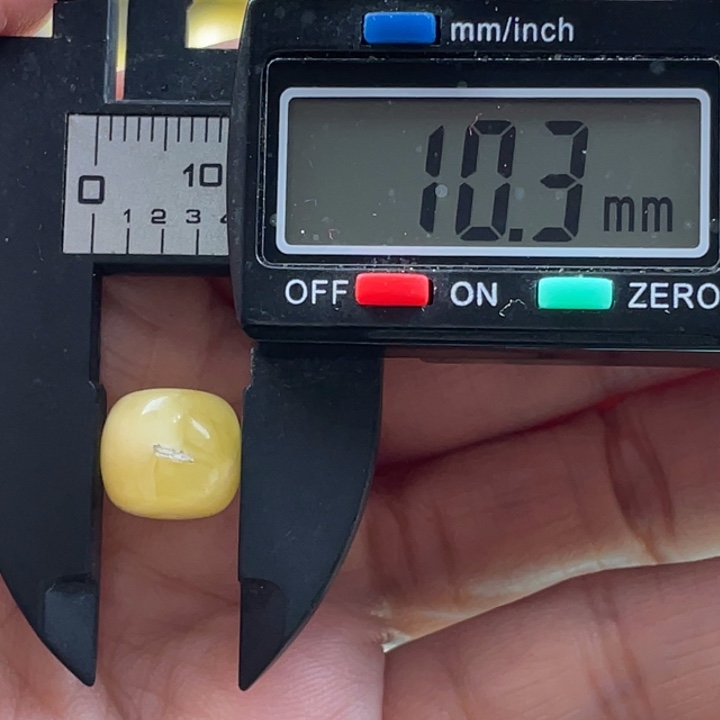 【闪购商品】琥珀裸石未镶嵌46号