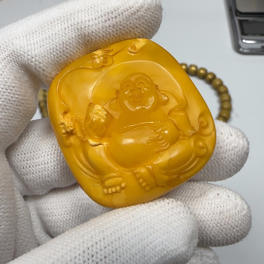 琥珀未镶嵌颈饰吊坠一个