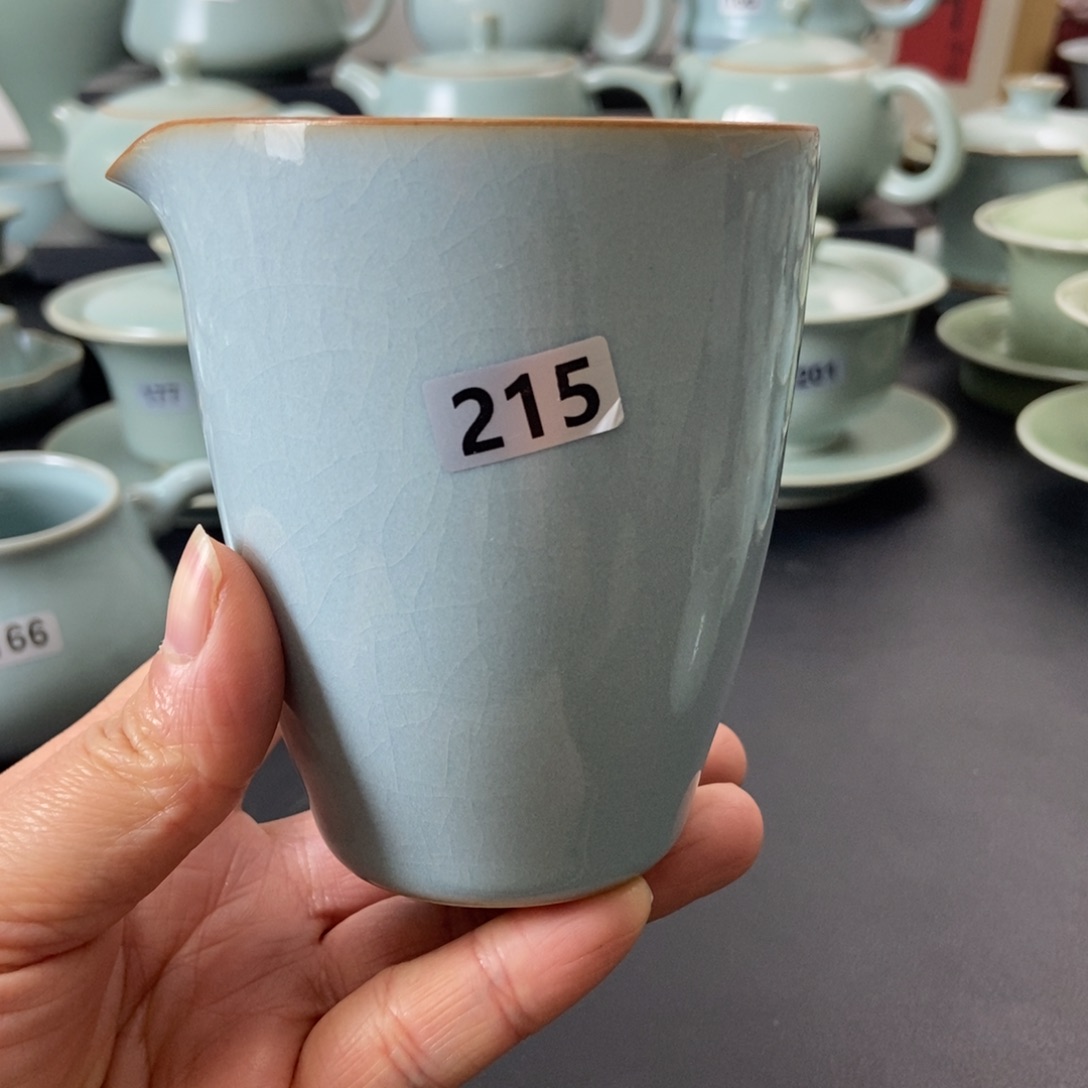 萱***麻二级品天青釉公道杯