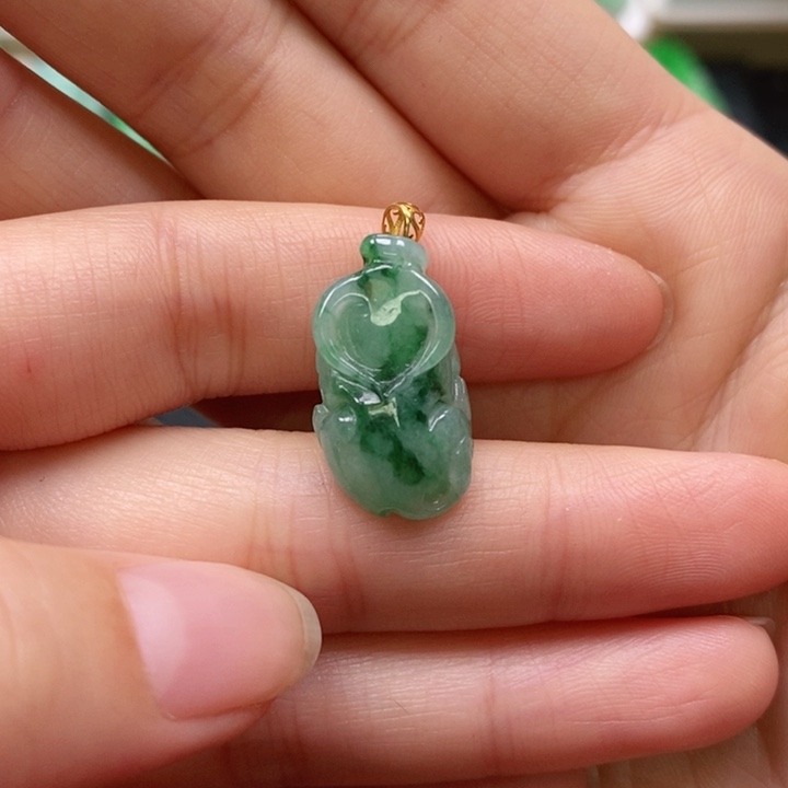 翡翠颈饰未镶嵌吊坠