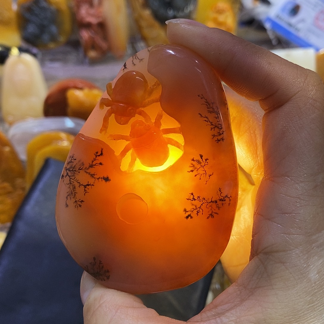 石英质玉（黄龙玉）颈饰未镶嵌