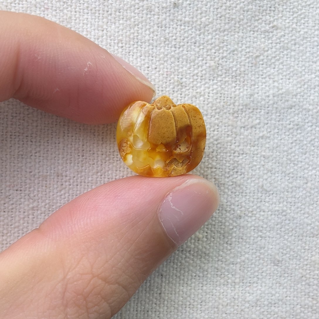 琥珀未镶嵌珠宝奇石南瓜