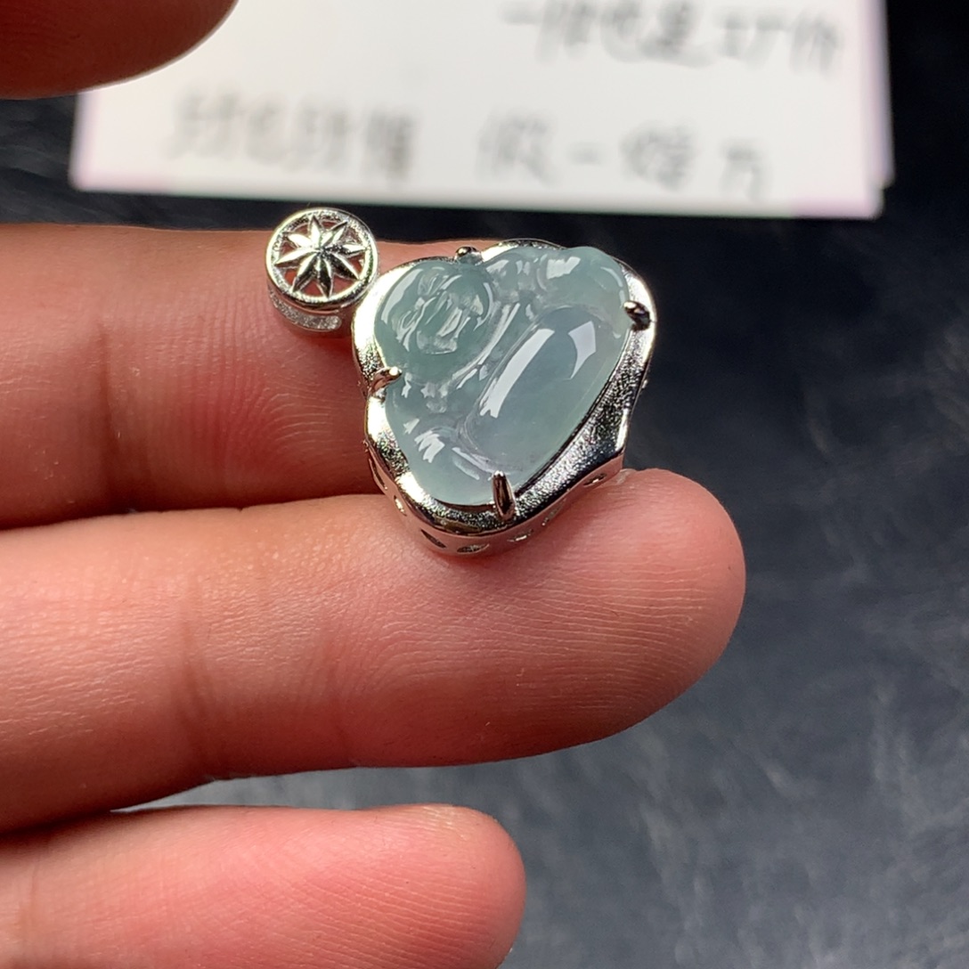颈饰未镶嵌翡翠佛公